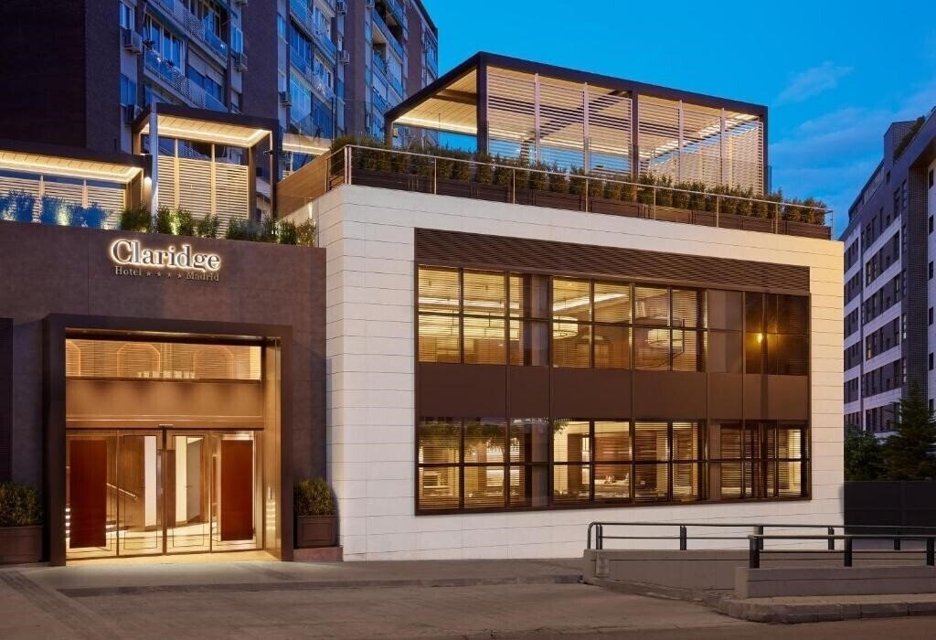 Отель Claridge 4*