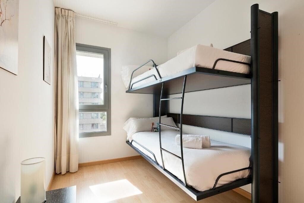 Фото Tryp Madrid Airport Suites 2*