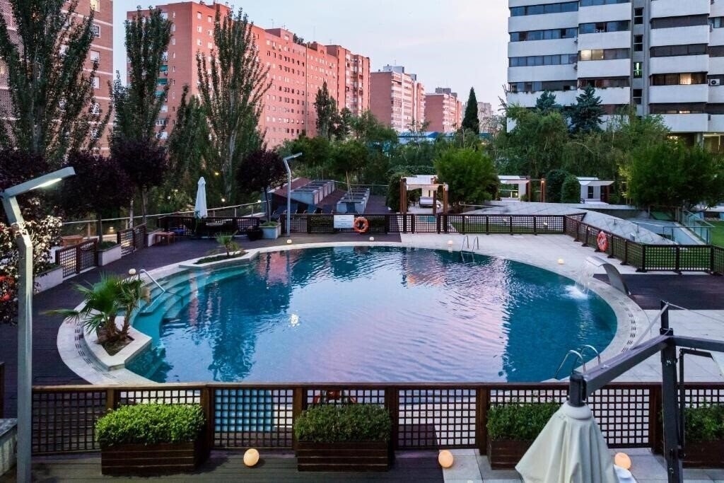 Отель Eurostars Suites Mirasierra 5*