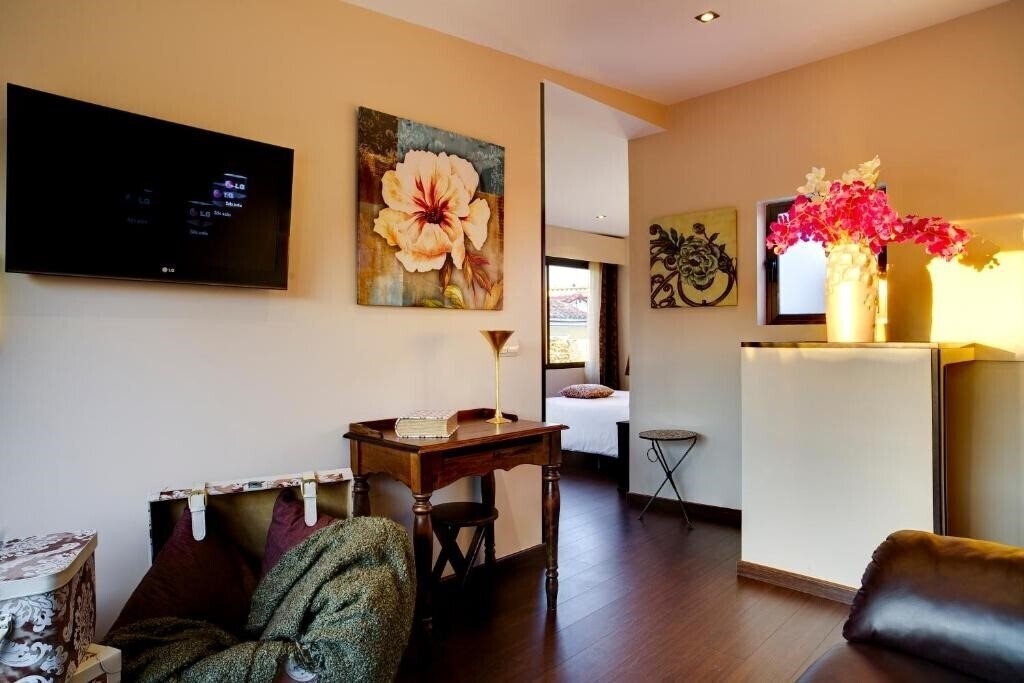 Изображение Thc Tirso De Molina 2*