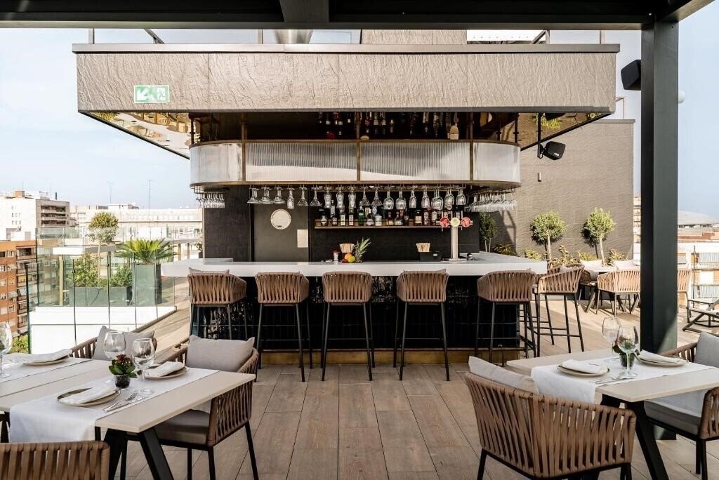 Отель H10 Tribeca 4*