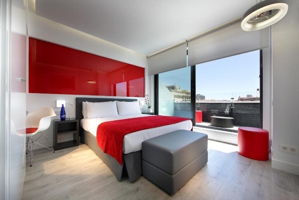 Отель Eurostars Central 4*