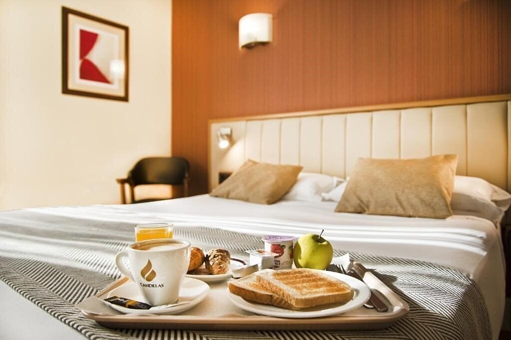 Отель Best Western Hotel Los Condes 3*