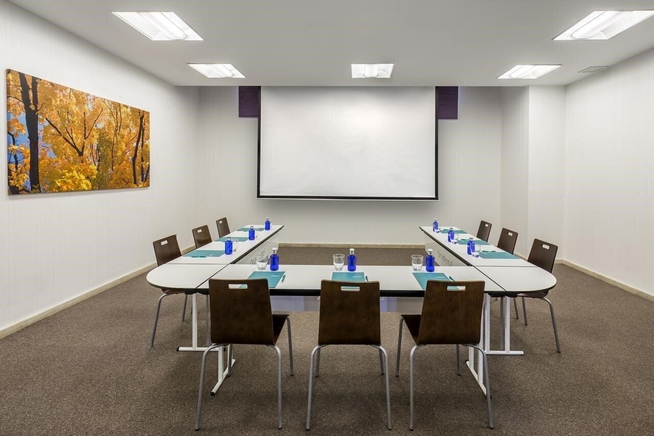 Фото Occidental Madrid Este 4*