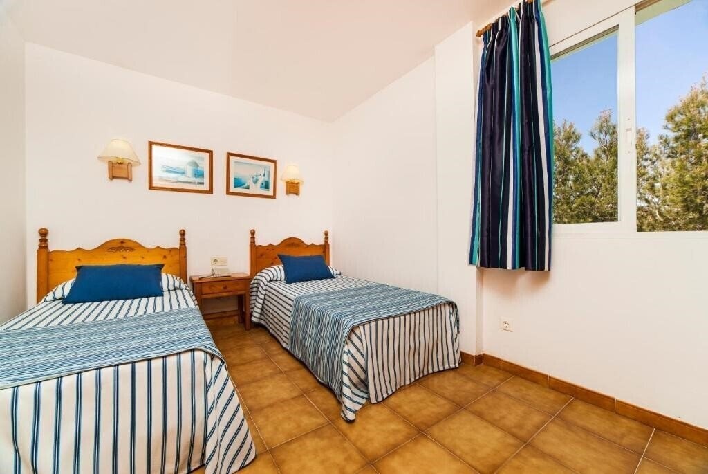 Картинка Globales Apartamentos Cala Vinas 3*