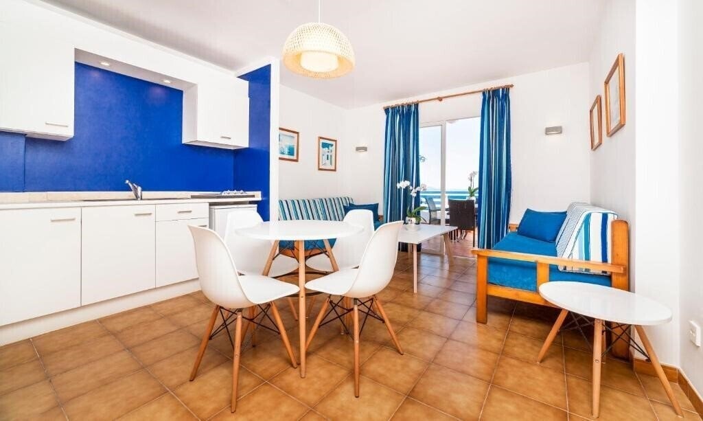 Изображение Globales Apartamentos Cala Vinas 3*