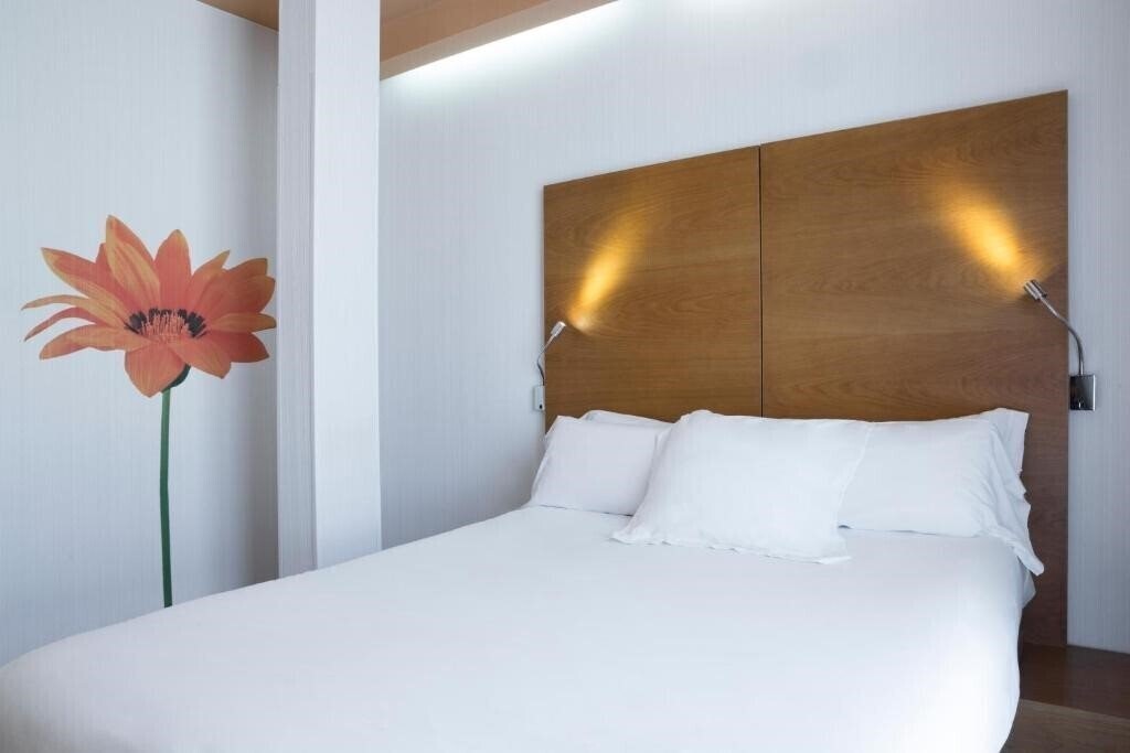 Картинка Petit Palace Plaza Malaga 4*