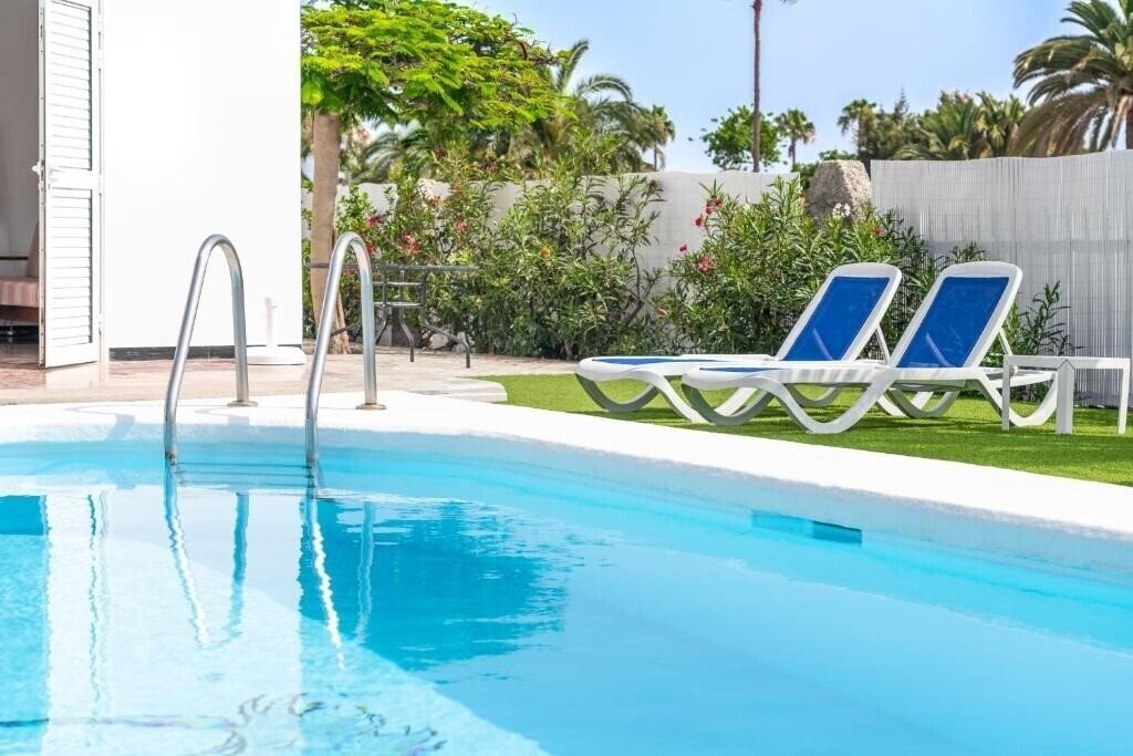 Отель Bungalows Las Almenas 2*
