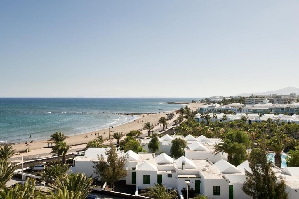 Отель Apartamentos Livvo Las Gaviotas 3*