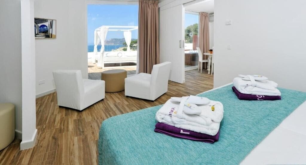 Фотография Hotel Fergus Style Cala Blanca Suites 4*