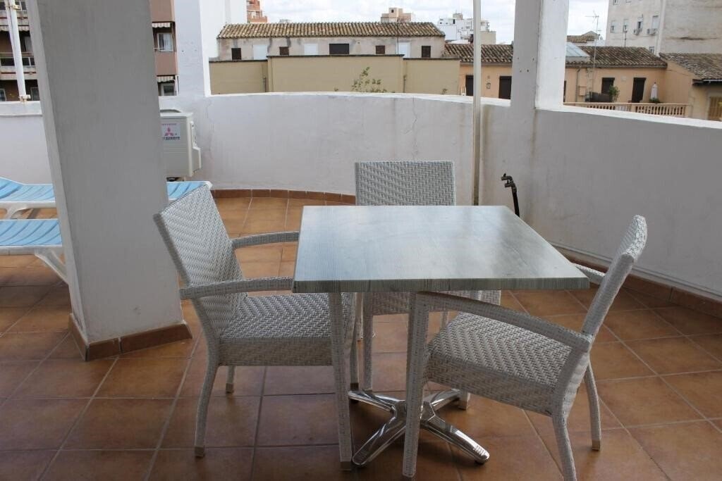 Изображение Amic Colon 3*