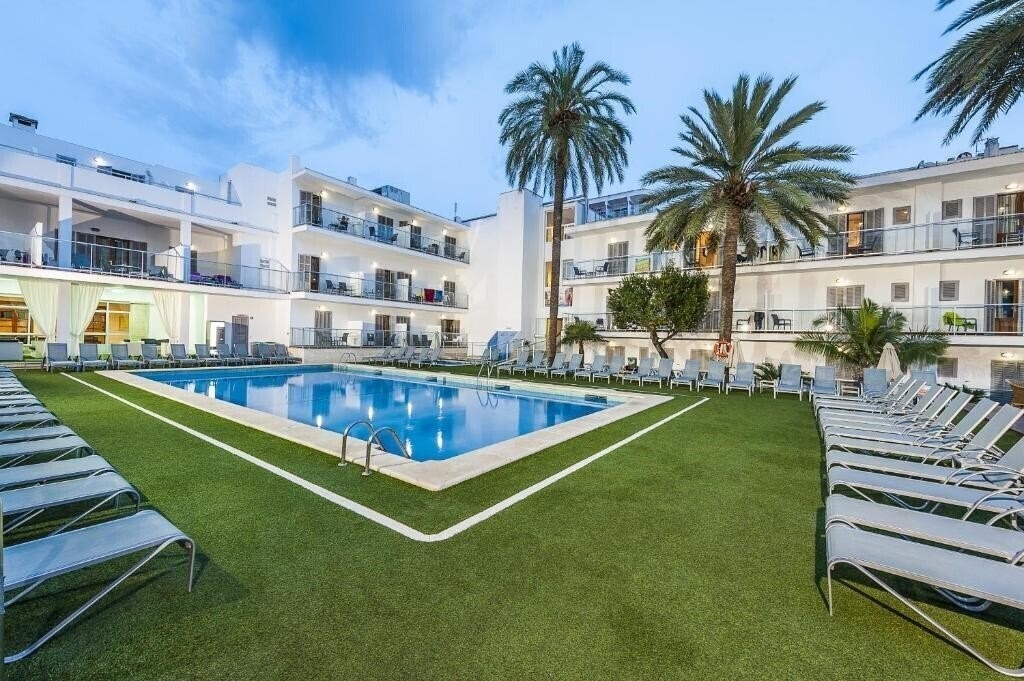 Отель Eix Alcudia (Only Adults) 4*