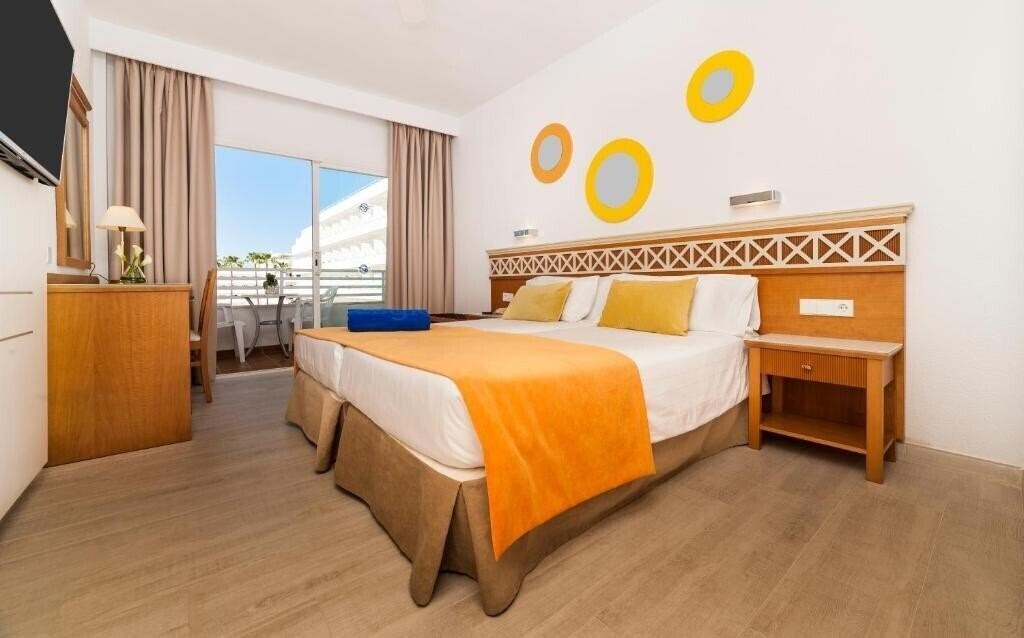 Отель Globales Pionero / Globales Santa Ponsa Park 4*