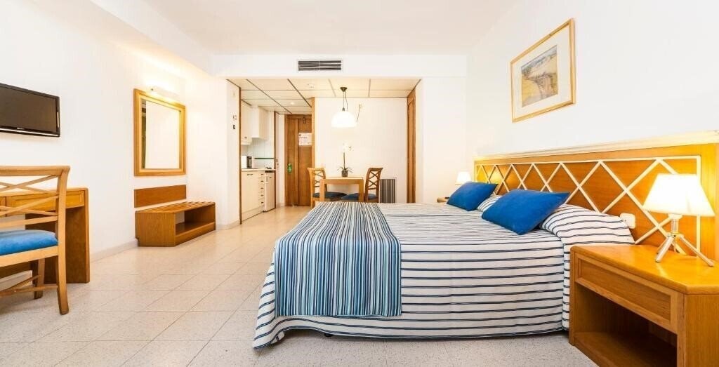 Фото Apartamentos Globales Nova 3*