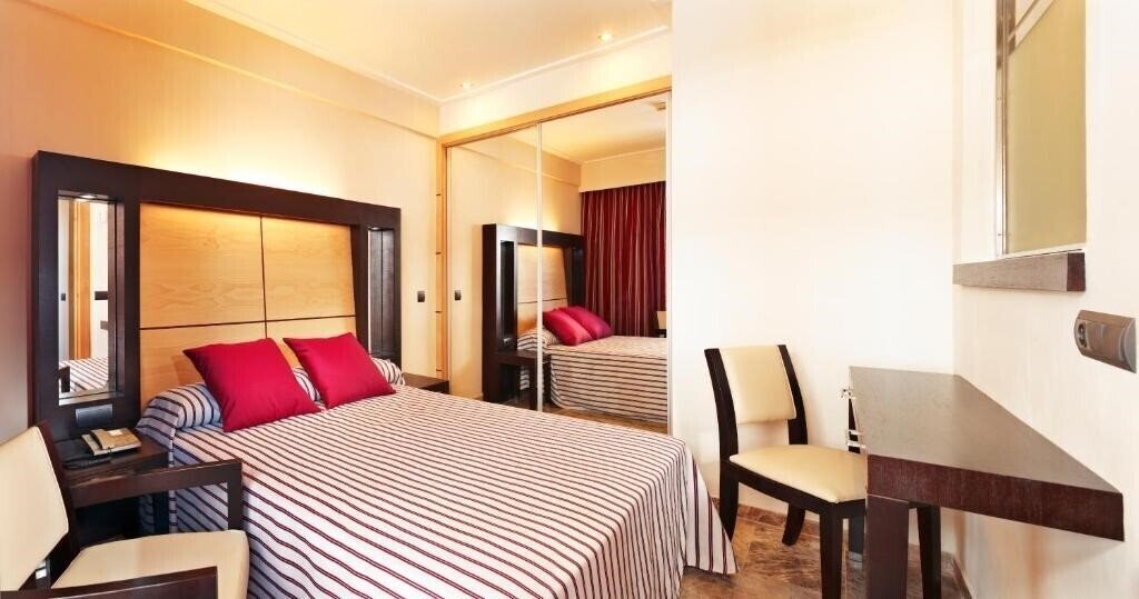 Изображение Mediterranean Bay 4*