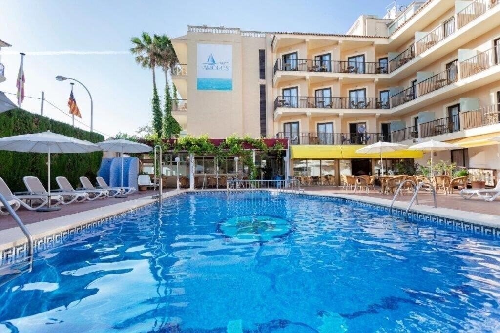 Отель Amoros Hotel 3*