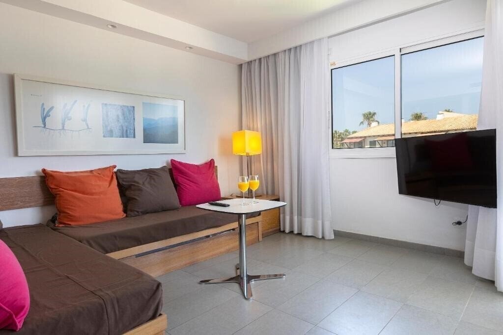 Фото Hipotels Cala Bona Club 4*