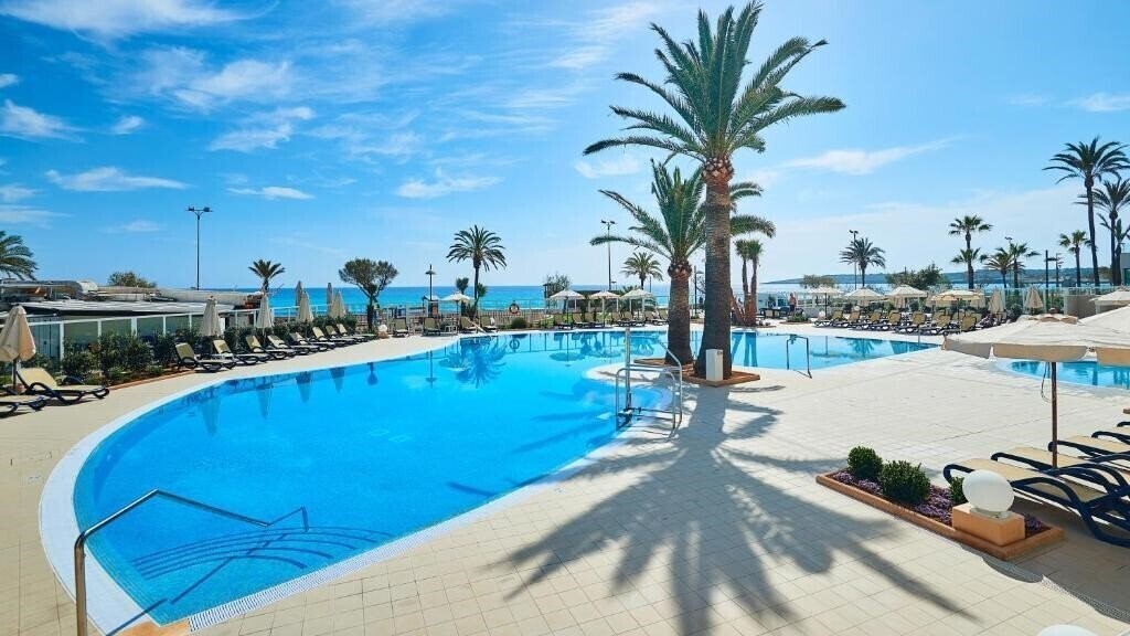 Отель Hipotels Mercedes Aparthotel 4*