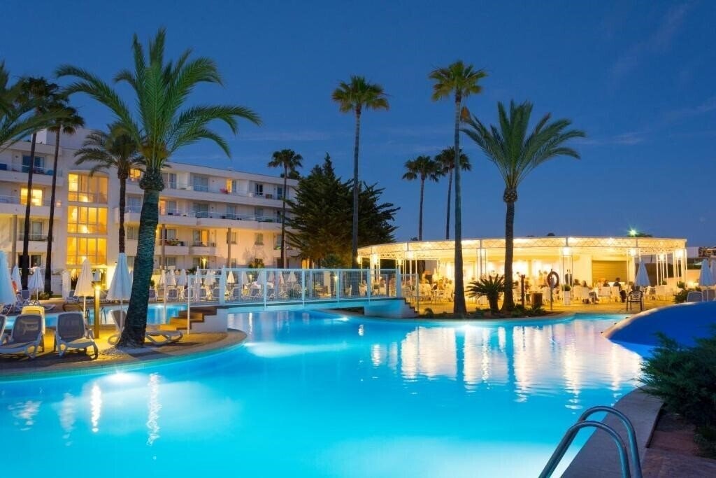 Отель Protur Badia Park Aparthotel 4*