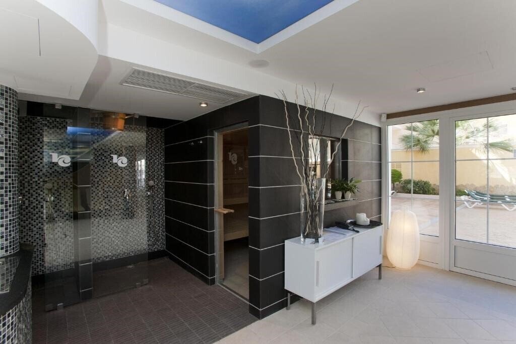 Отель Capricho 4*