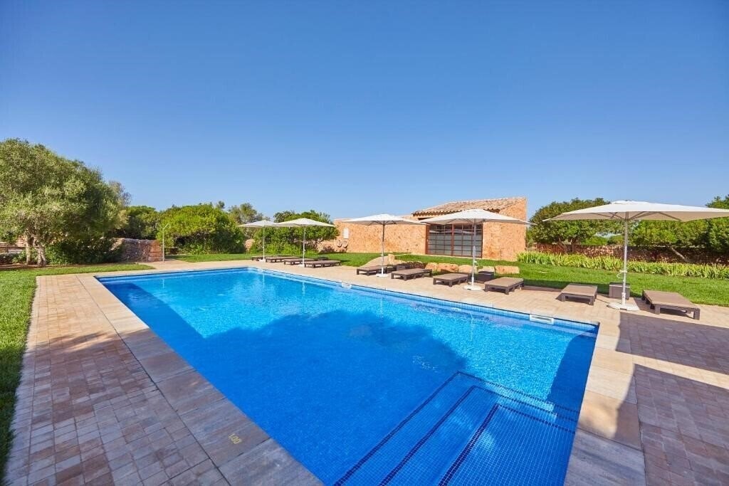 Отель Bennoc Petit Hotel 4*