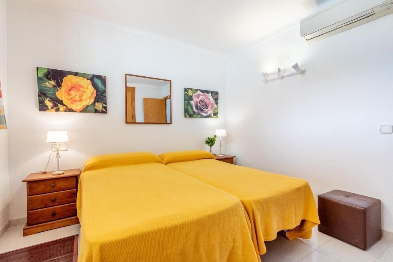 Фото Apartamentos Delta 1*