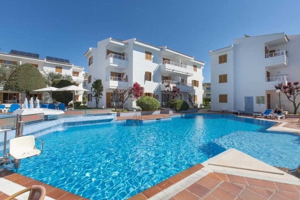 Отель Flora Aparthotel 3*