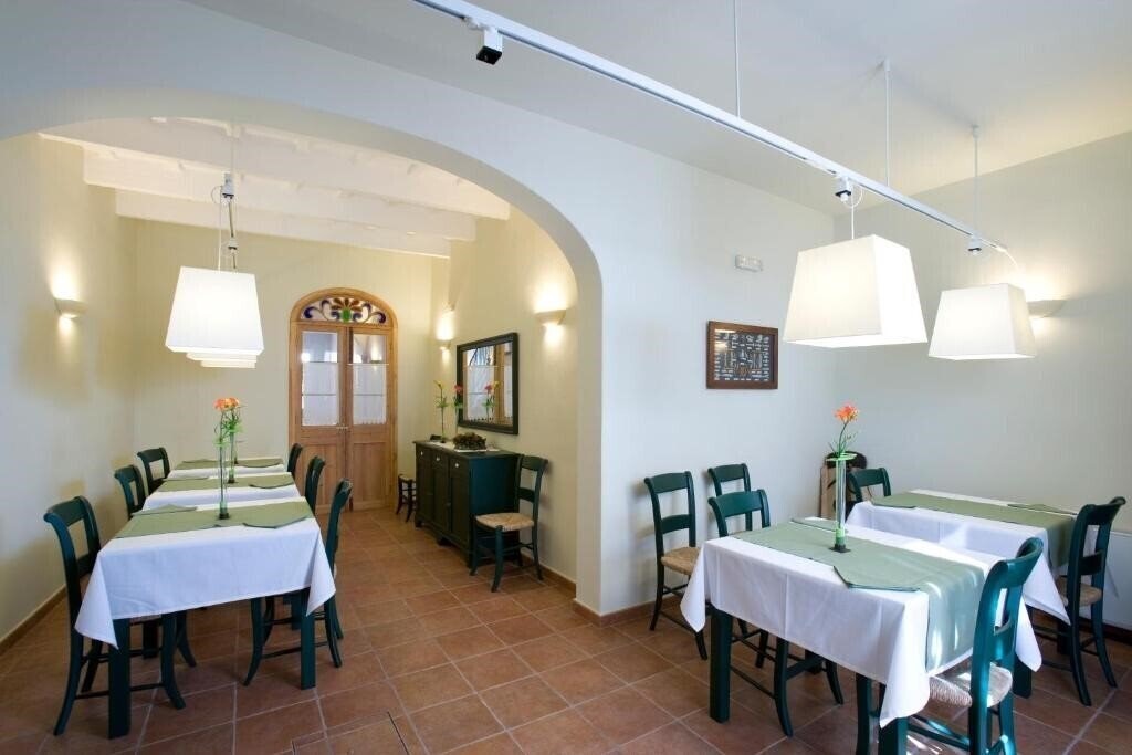 Отель Hotel Es Mercadal 3*