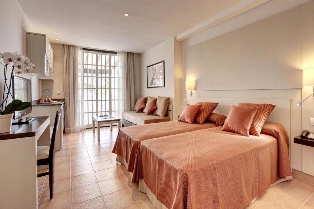 Фото Grupotel Club Menorca 3*