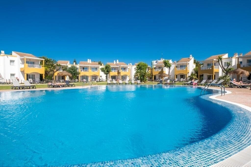 Отель Comitas Isla del Aire 2*