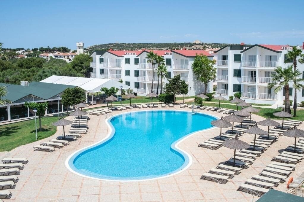 Отель Pierre Vacances Apartamentos Menorca Club Blanes 3*