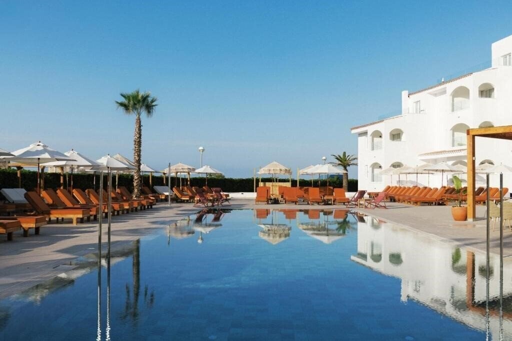 Изображение Caramelo Marina Calan Bosch Hotel 4*