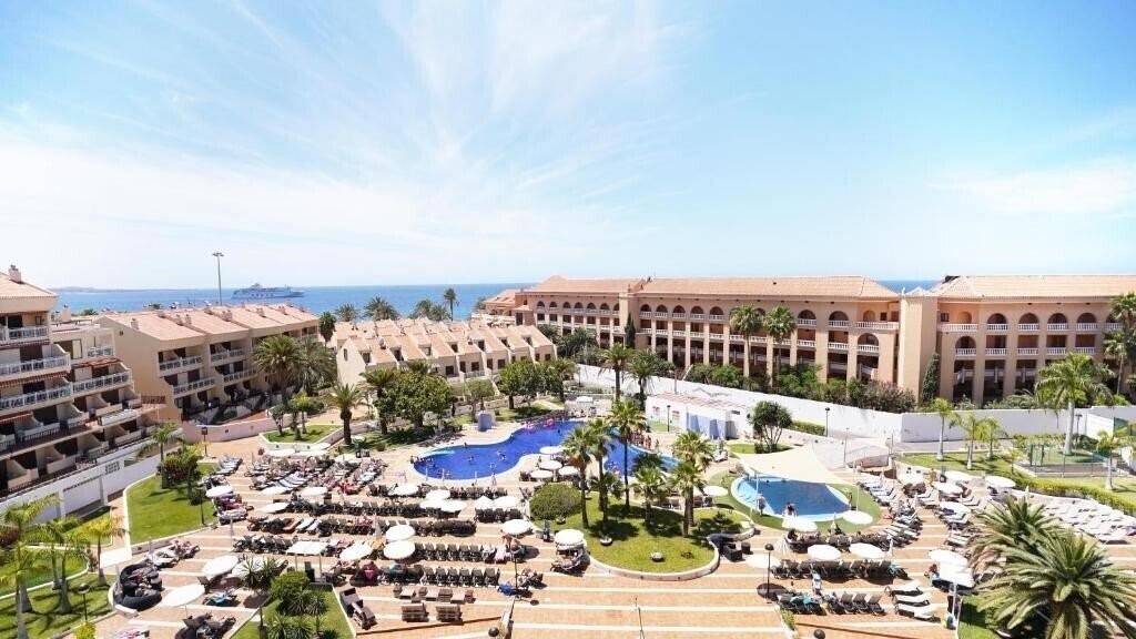 Отель Family Garden Compostela Beach 3*