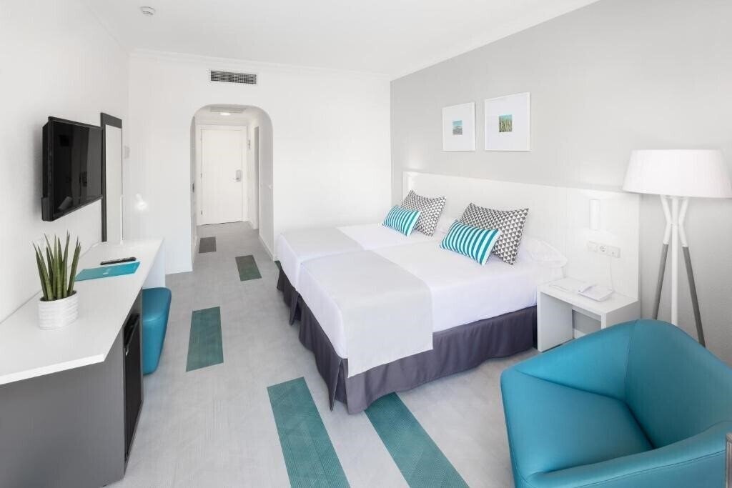 Отель Interpalace Hotel 4*