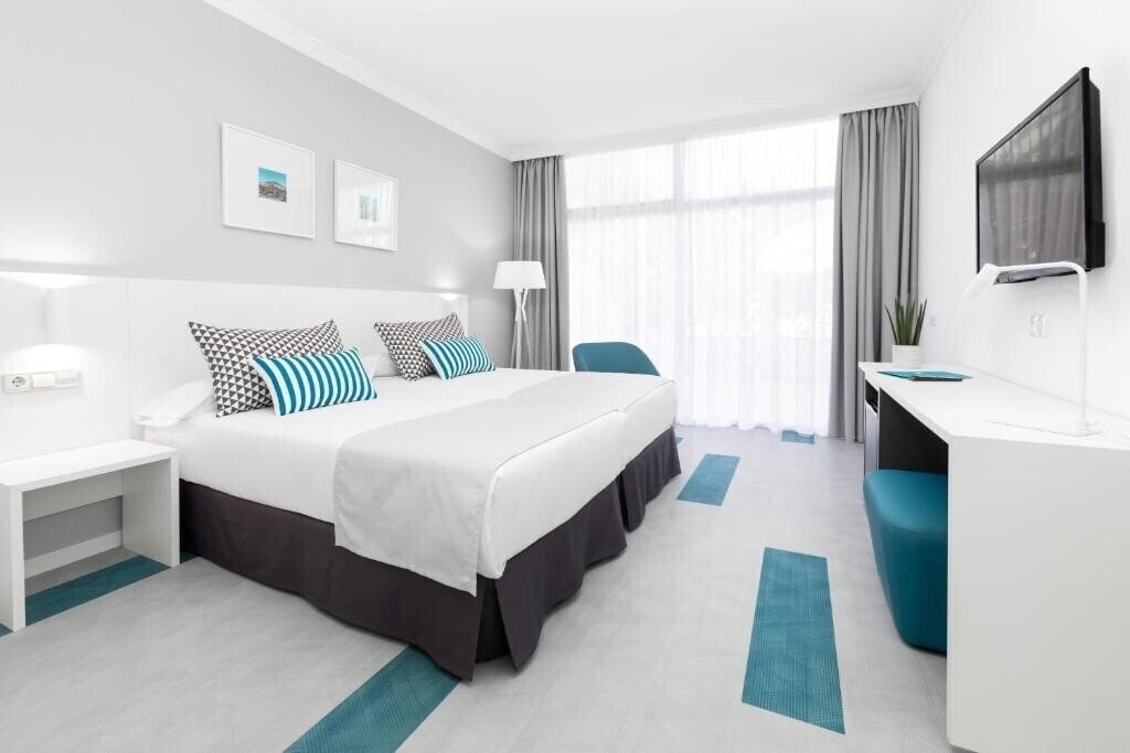 Фото Interpalace Hotel 4*