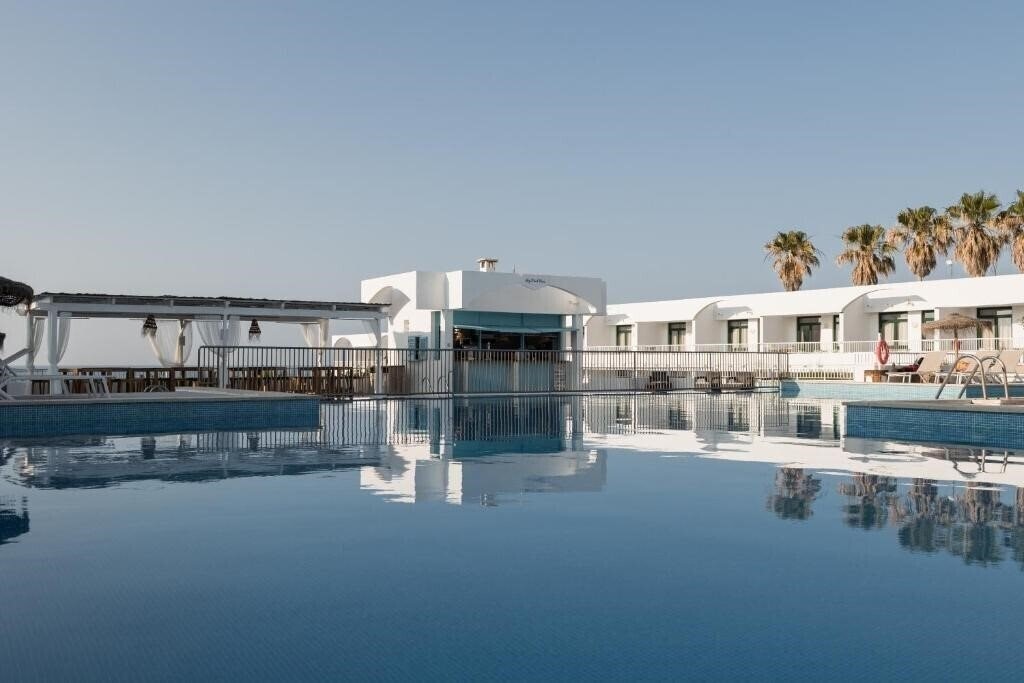 Фотография Hotel Apartamentos Beach Club Menorca 3*