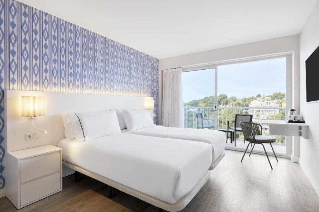 Отель Exe Portals Nous 4*