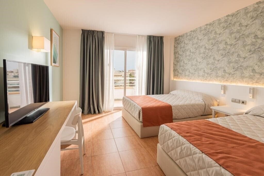 Отель Medplaya Piramide Salou 4*