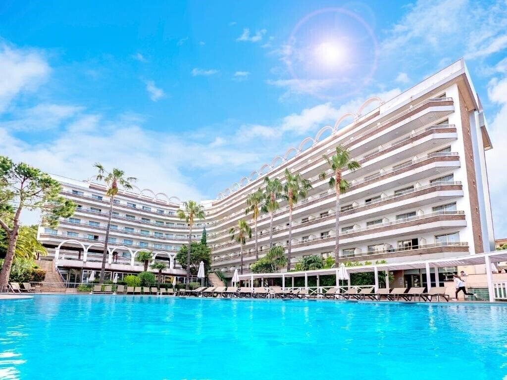 Отель Golden Port Salou 4*