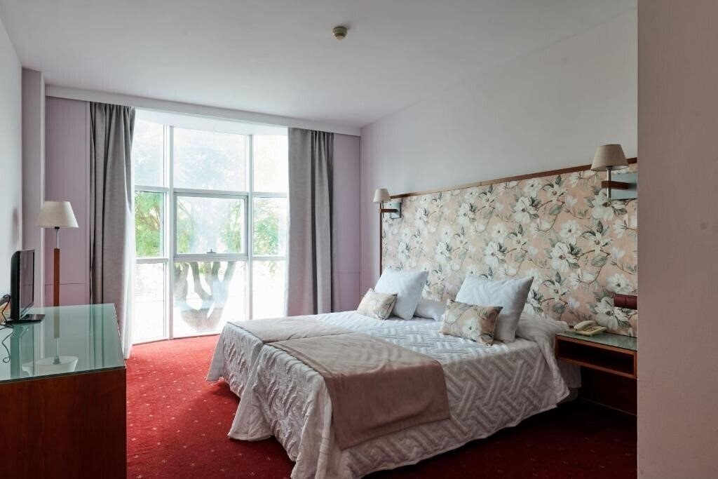 Отель Ramblas Vendrell 4*