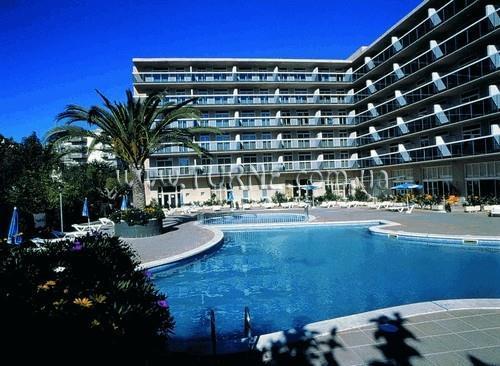 Отель Aparthotel CYE Holiday Centre 3*