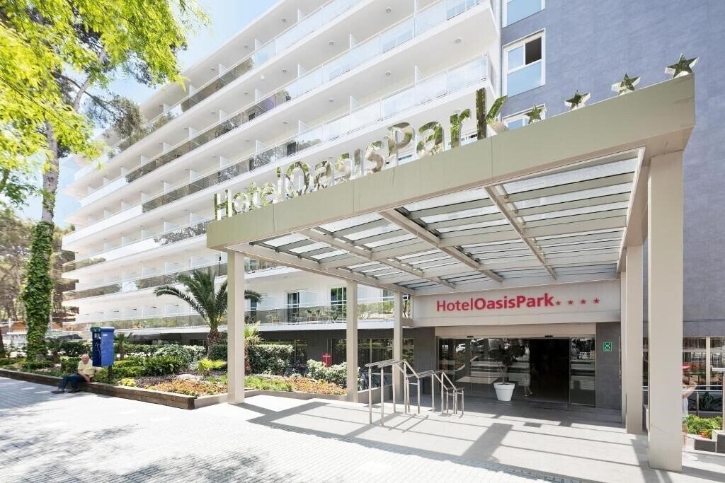 Фото Oasis Park Salou 4*