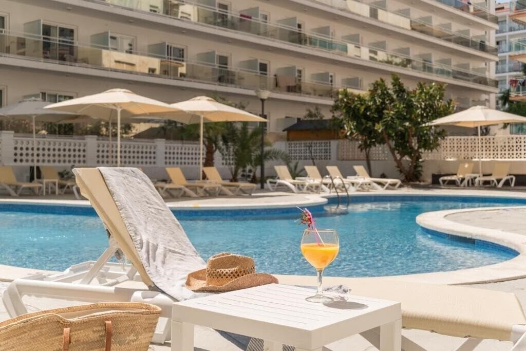 Отель Rentalmar Salou Beach Apart 4*