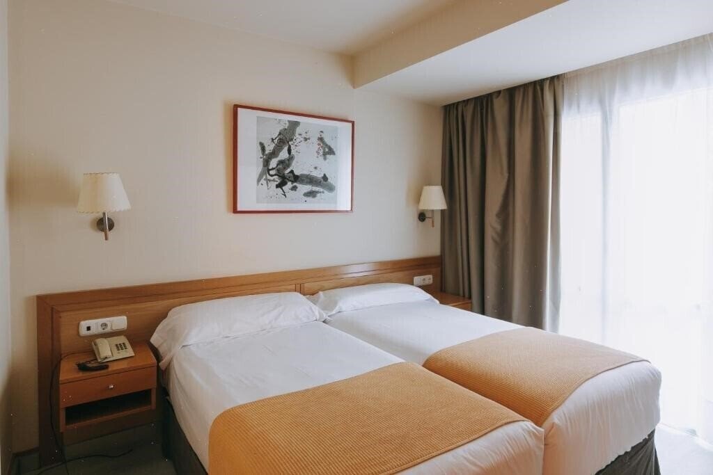 Отель Zaragoza Plaza Hotel Donostia San Sebastian 2*
