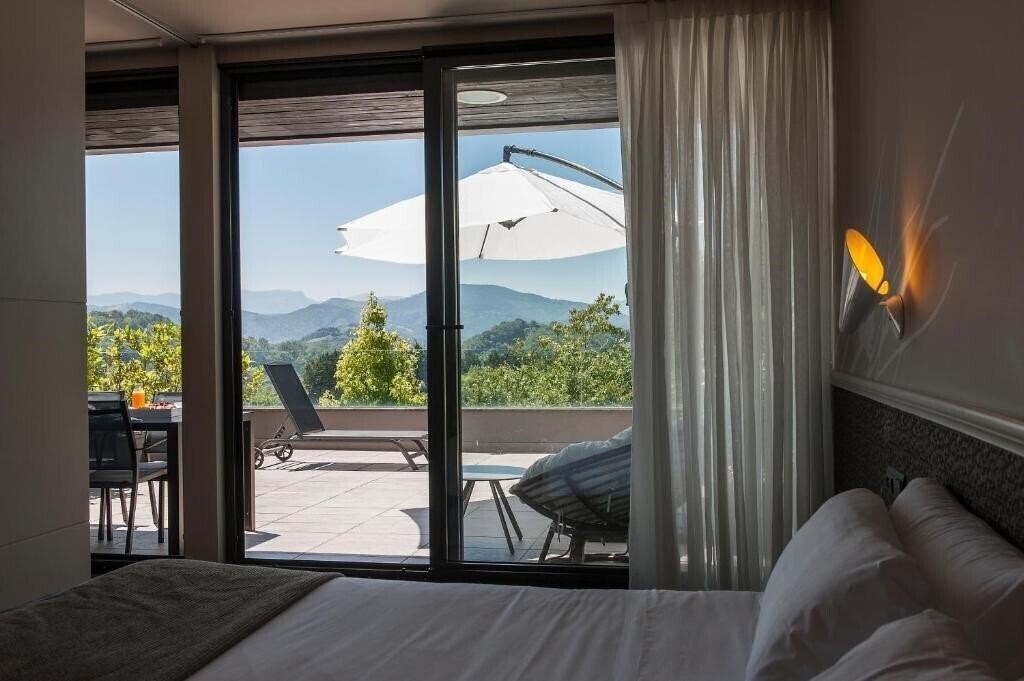 Отель Irenaz Resort Hotel Apartamentos 2*