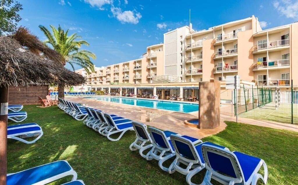 Отель Playa Santa Ponsa 3*