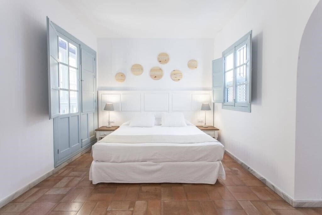 Отель Apartamentos Suites Santa Cruz 3*