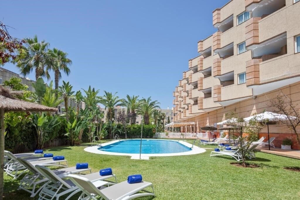 Фотография Hotel Trh La Motilla Business & Cultural 4*