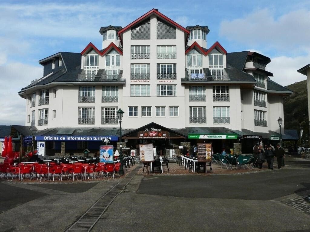 Отель Apartamentos GHM Plaza 2*