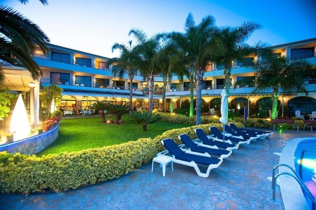 Отель Miami Mar 4*